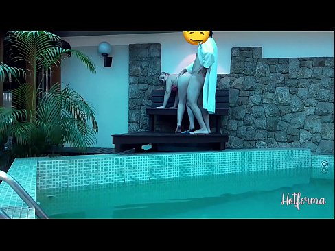 ❤️ El jefe invita a la criada a la piscina, pero no pudo resistirse a una caliente ❤❌ Video de porno en es.kutjeporno.ru ❌️