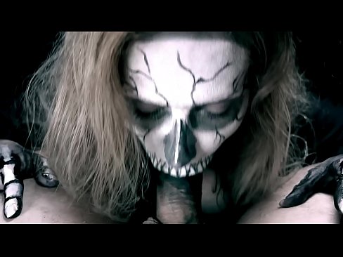 ❤️ Demon girl chupando pollas con su boca negra y tragando semen ❤❌ Video de porno en es.kutjeporno.ru ❌️